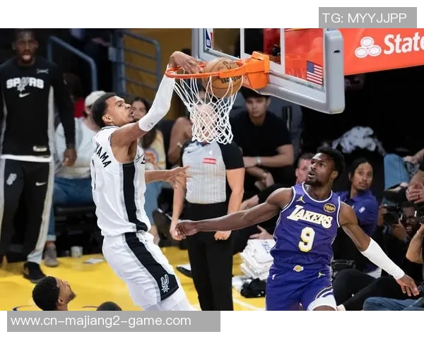 湖人对阵马刺精彩回放全场比赛亮点与精彩瞬间分析